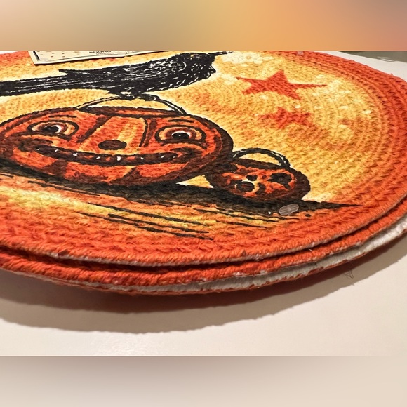 NWT JOHANNA PARKER ROUND HALLOWEEN PLACEMATS. - Picture 4 of 12